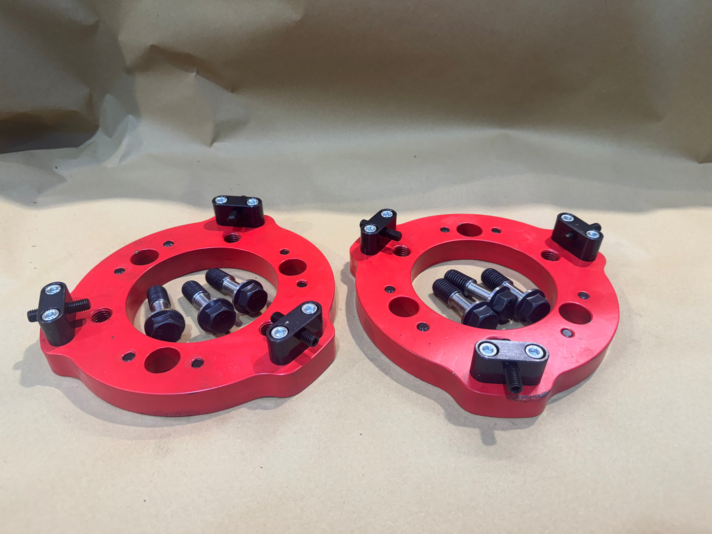 Adjustable doughnut plates for Elsa bearings and Legs